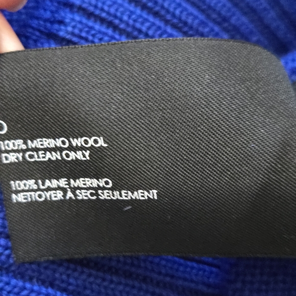 CLUB MONACO 100% Merino Wool Electric Blue Short Sleeve Sweater. Size XS - Picture 12 of 13